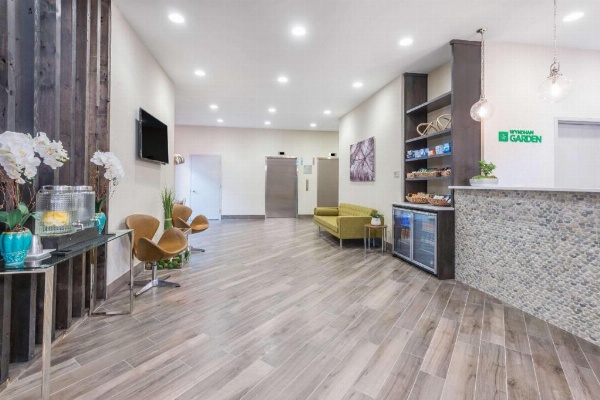 Wyndham Garden LaGuardia South image 2